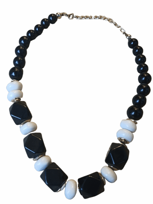 Collier black & white