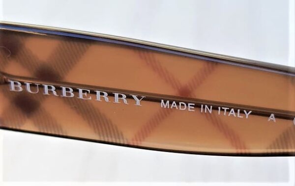 Burberry – Image 3