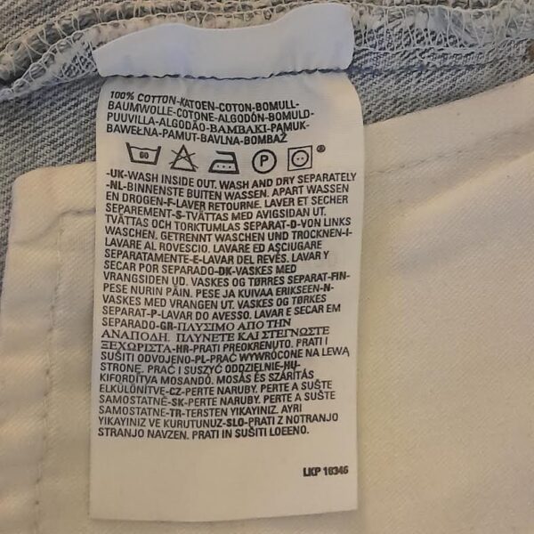 Short-Bermuda Levi's 501 Original ( Vendu ) – Image 9