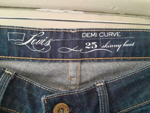 Jean Levi's Demi Curve – Image 9
