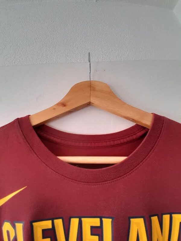 T-shrit Nike Lebron James Cleveland 5 ( Vendu ) – Image 4