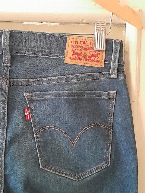 Jean Levi's 710 Super Skinny – Image 5