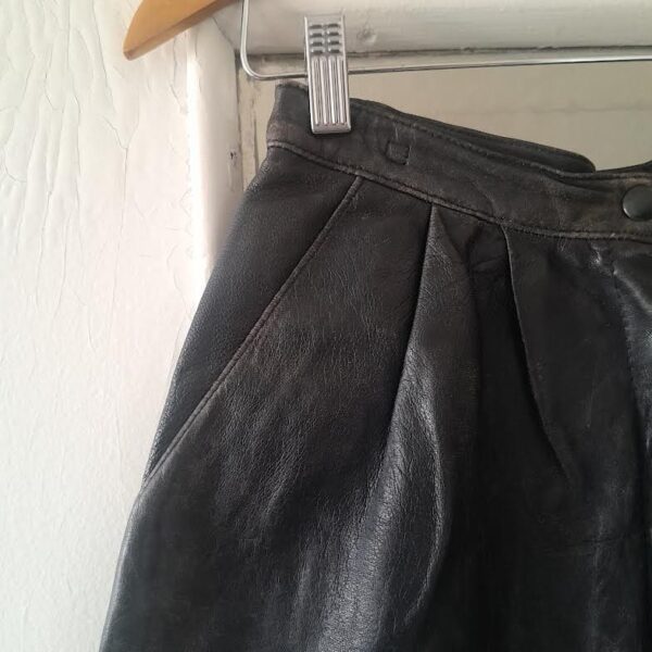 Short en cuir Pole Nord Vintage – Image 3