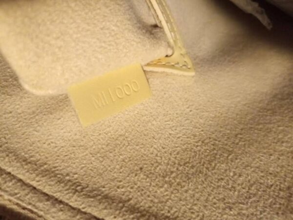 Louis Vuitton – Image 3