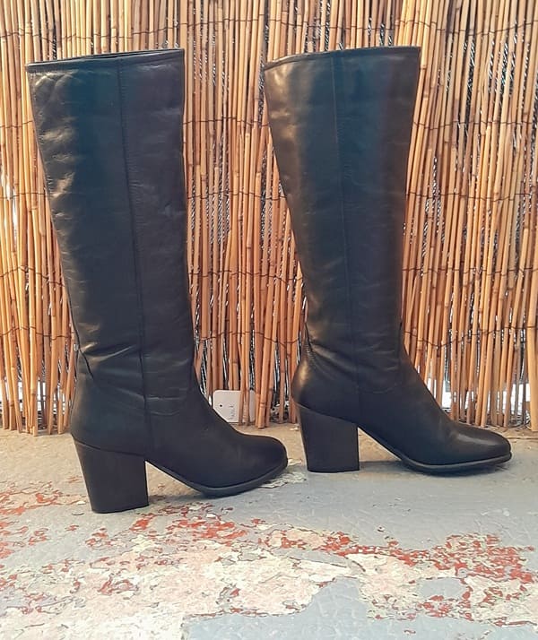 Bottes Cowboy Cuir Noir Vintage Bata – Image 4