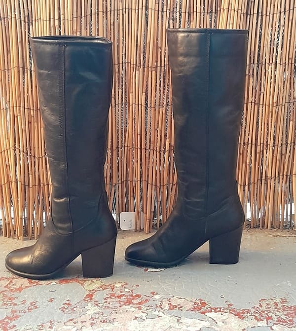 Bottes Cowboy Cuir Noir Vintage Bata – Image 2