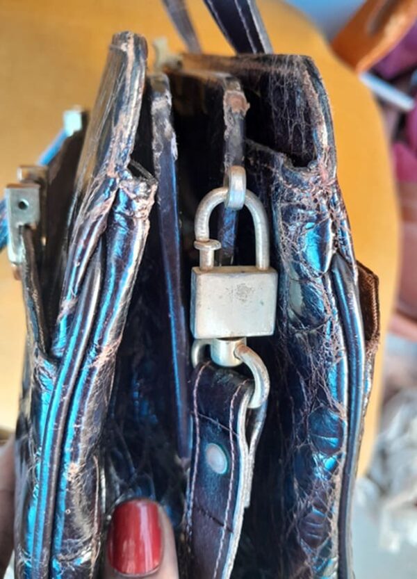 Sac à Main En Croco Vintage – Image 3