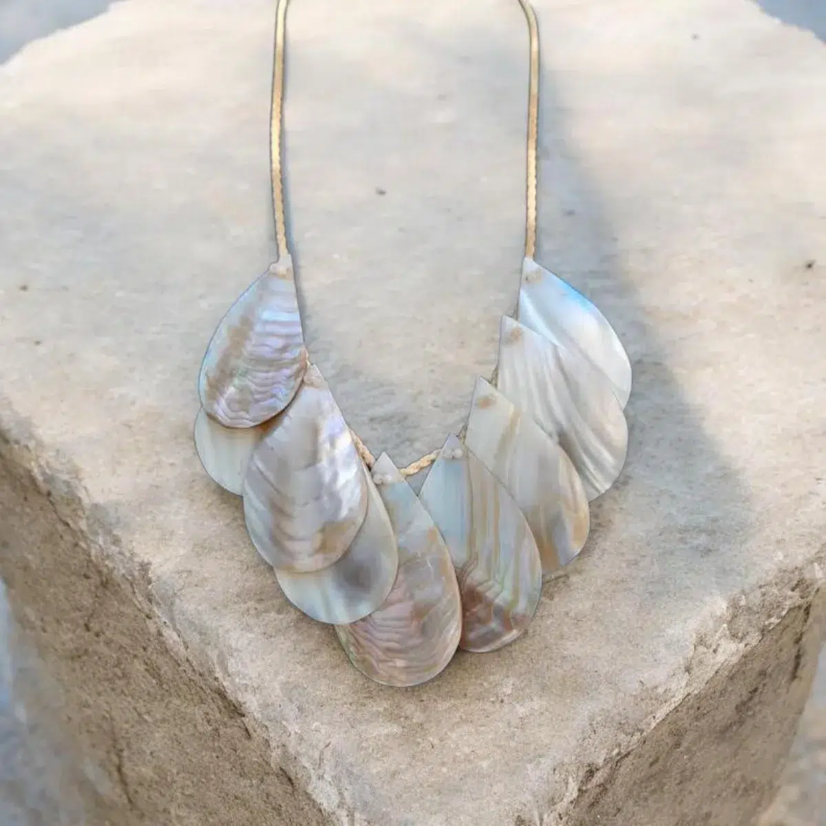 Collier Sautoir Nacre Véritable Vintage – Image 2