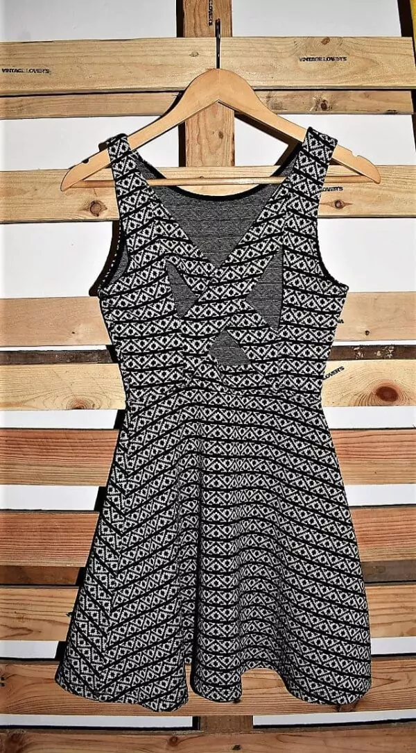 Robe Graphique (Vendu) – Image 4