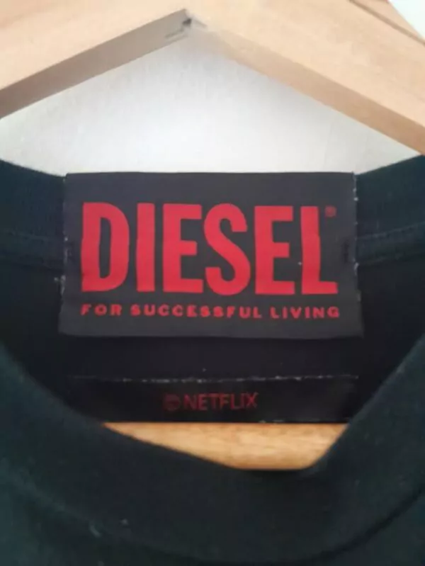 T-shrit Diesel Netflix Lacasa Papel – Image 6