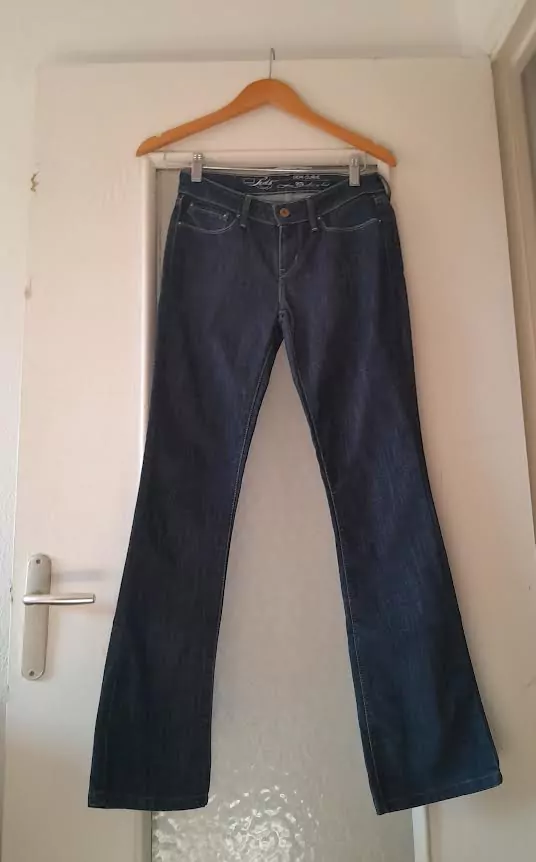 Jean Levi's Demi Curve – Image 10