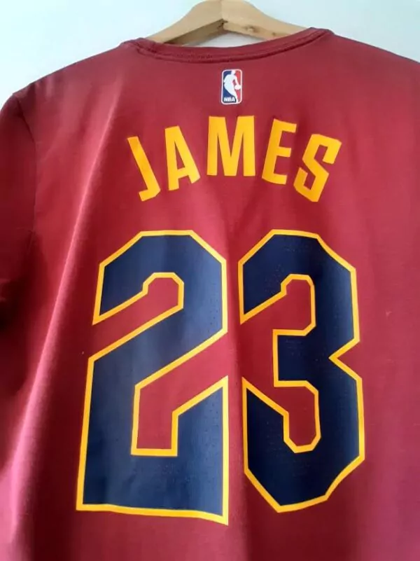 T-shrit Nike Lebron James Cleveland 5 ( Vendu ) – Image 3
