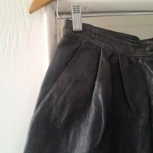 Short en cuir Pole Nord Vintage – Image 3